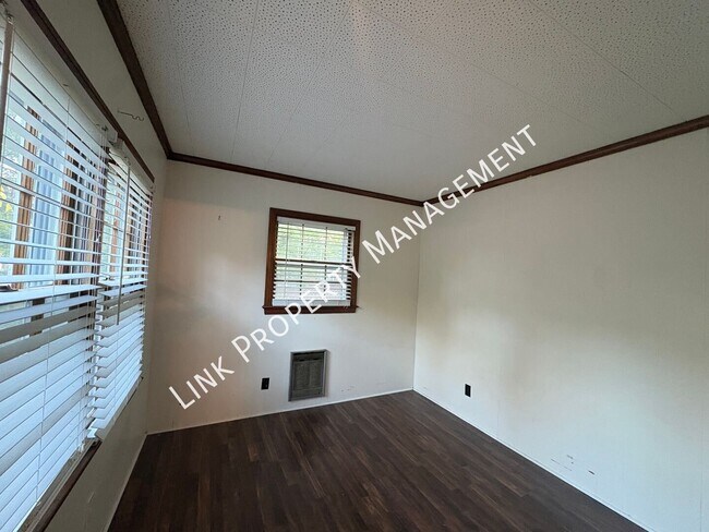 Building Photo - 106 S Germantown Rd