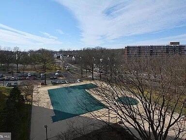 Building Photo - 2311 Pimmit Dr