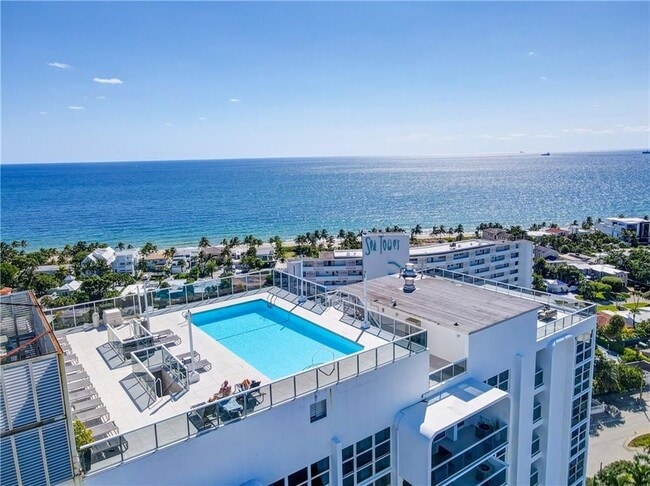 Building Photo - 2841 N Ocean Blvd