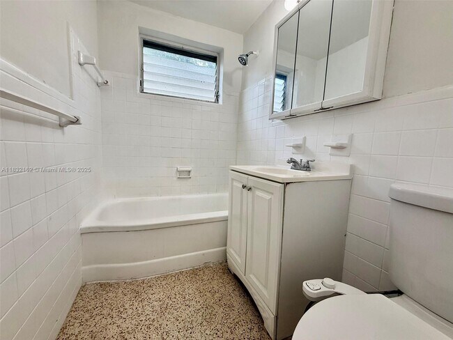 Building Photo - 780 81st St