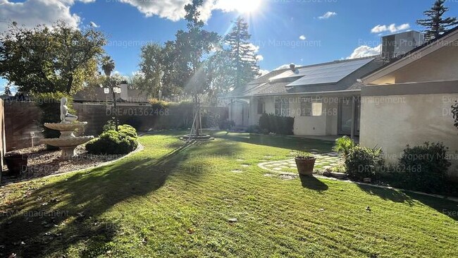 Building Photo - 3 bedroom/ 2 bathroom home located near Old River Rd/ White Ln