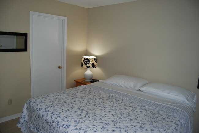 Building Photo - 10200 Belle Rive Blvd