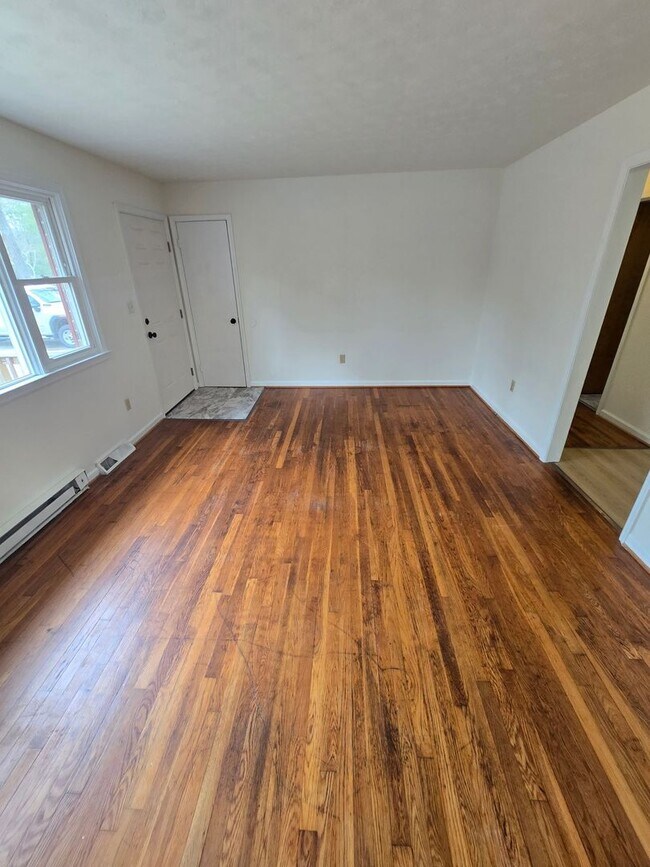 Building Photo - DUPLEX - 2 BR in Prince George County