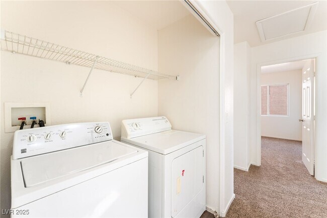 Building Photo - 4045 Puebla St