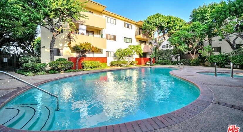 Building Photo - 5000 S Centinela Ave