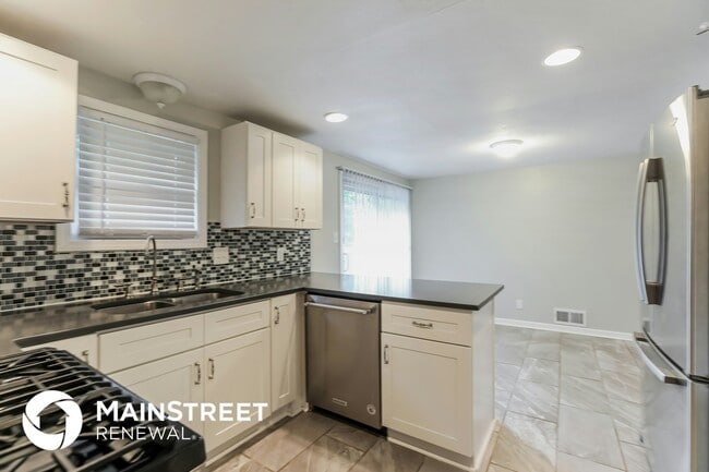 Building Photo - 5108 N Highland Ave