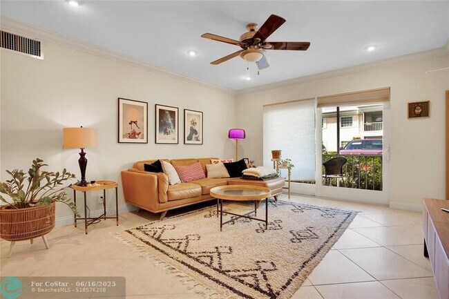 Building Photo - 6253 Bay Club Dr