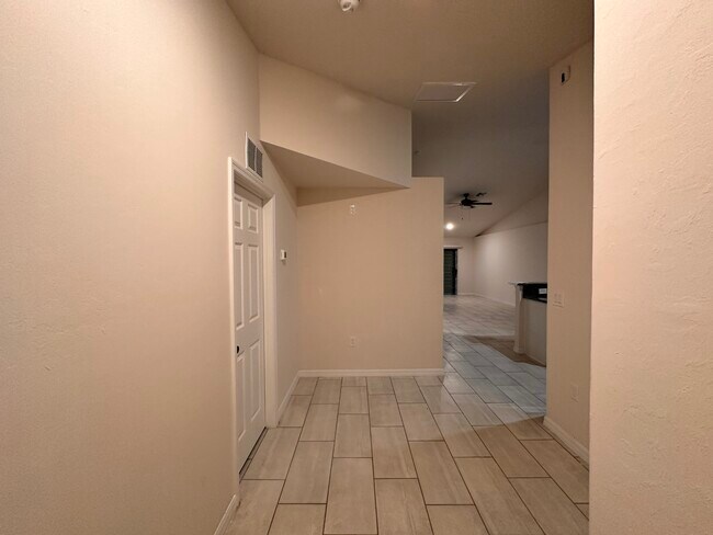 Building Photo - 1451 SE 10th Terrace