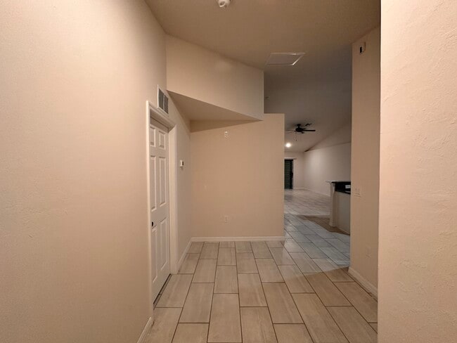 Building Photo - 1453 SE 10th Terrace