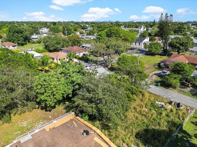 Building Photo - 1829 NW 62nd Terrace