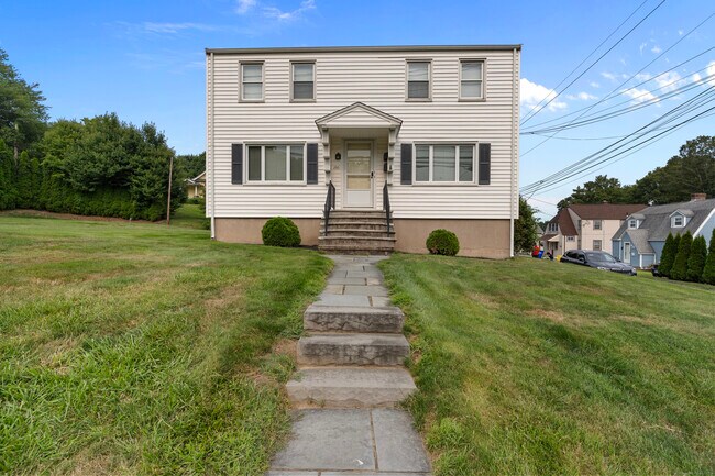 Primary Photo - 290 Buckingham St