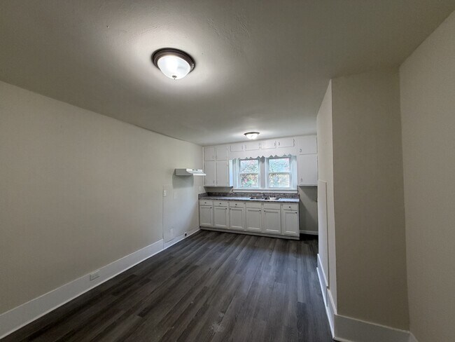 Building Photo - 657 27th St SW