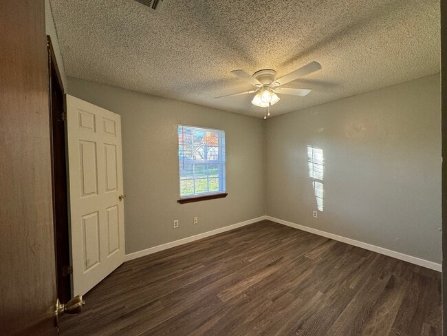 Building Photo - Charming home in North Edmond + 2 bedrooms