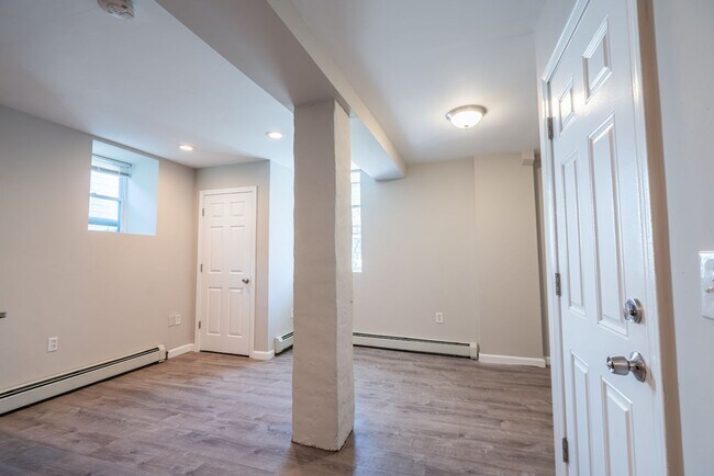 Building Photo - 9 Veto St