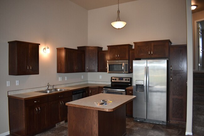 Building Photo - 1341 12th St W