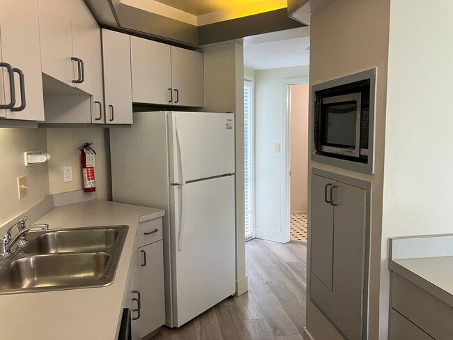 Building Photo - 2 bedroom 2.5 bathroom in Calabash