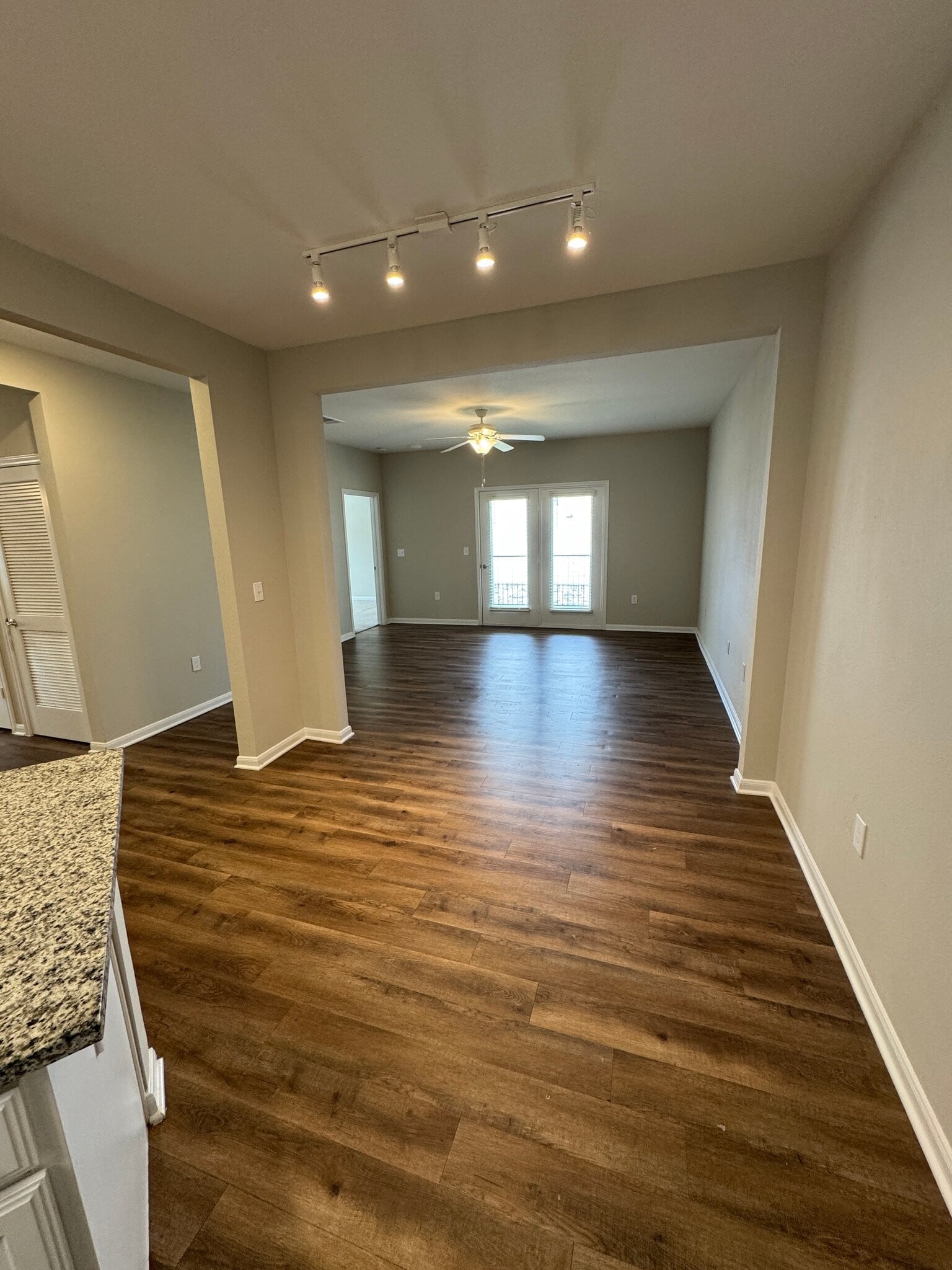 Building Photo - 450 Houston Ridge Dr