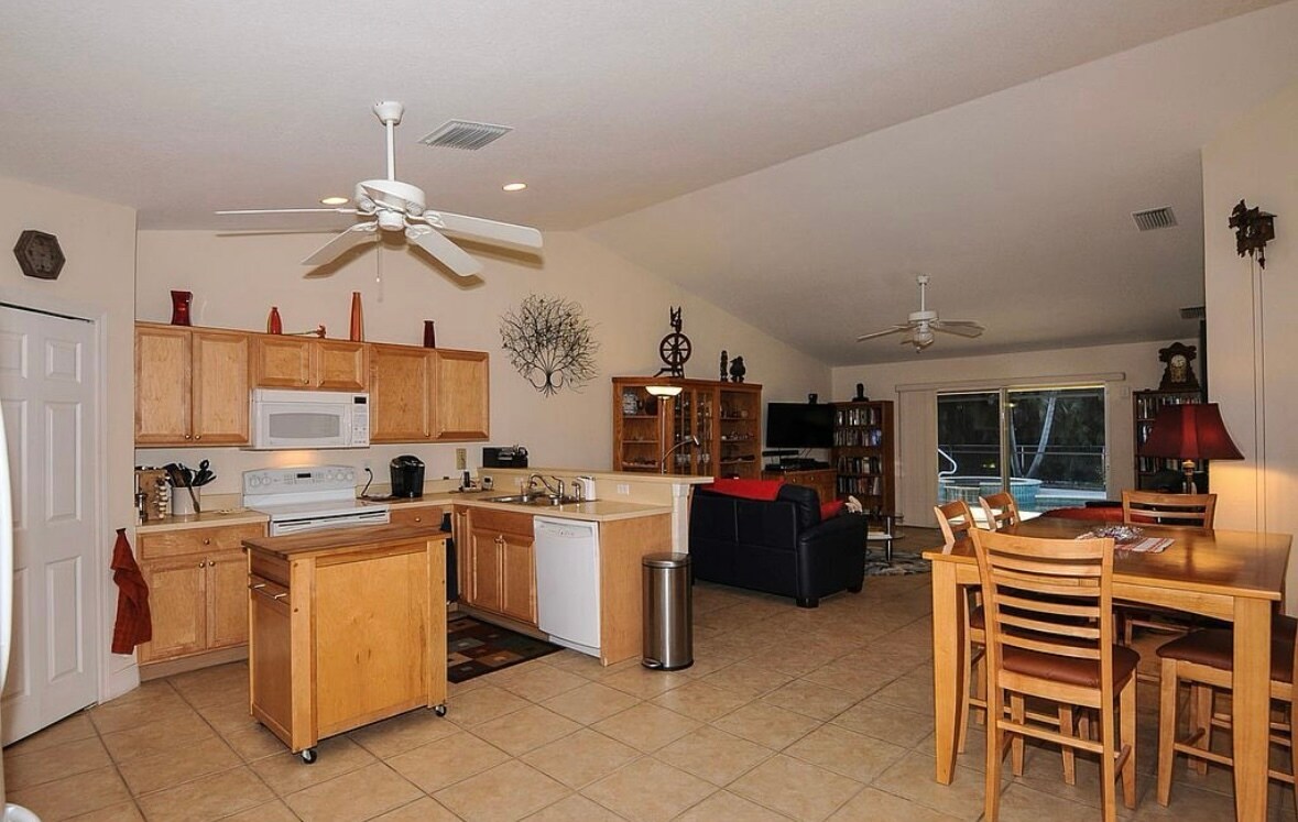 Building Photo - 1620 Orchid Blvd