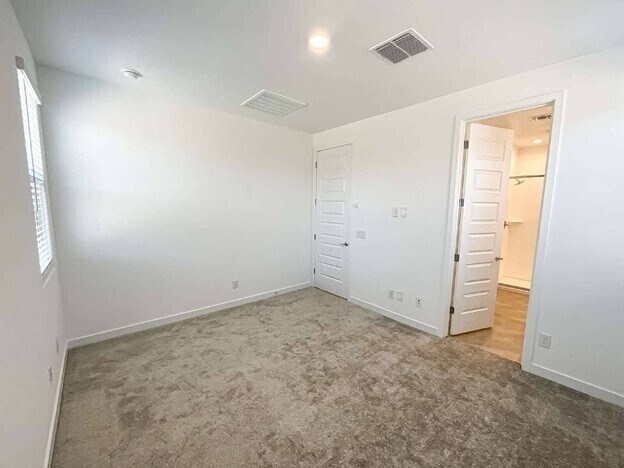 Building Photo - 3 Bedroom, 2 Bath Available NOW with $300 ...