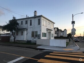 Building Photo - F03236