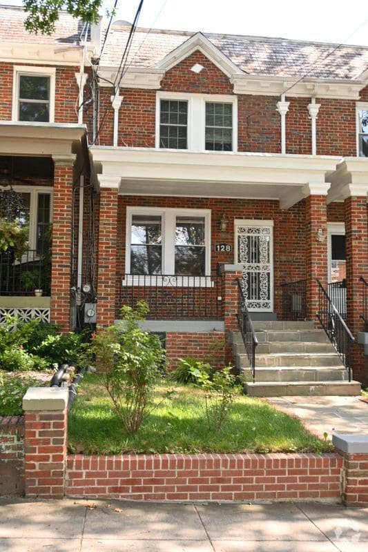 Building Photo - 128 Longfellow St NW