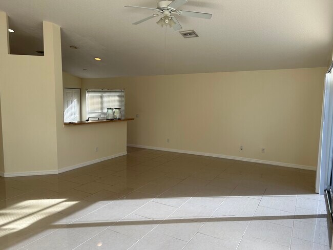 Building Photo - 375 Lexington Ave SW