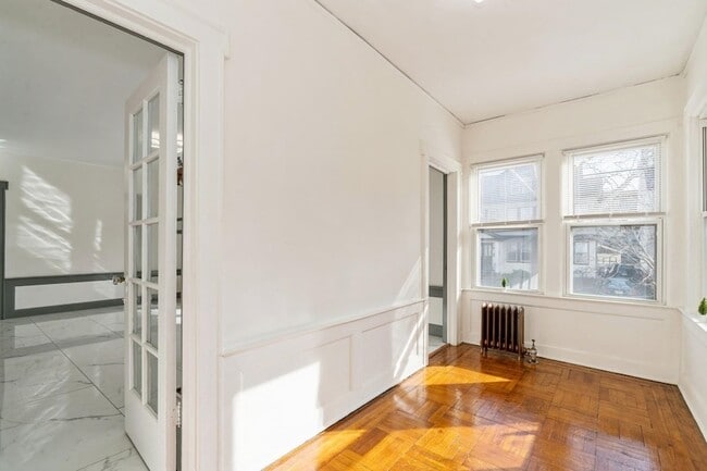 Building Photo - 41-43 Poe Avenue Unit First Floor