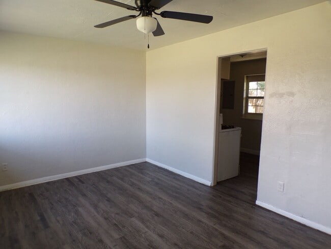 Building Photo - 2317 NW Bell Ave