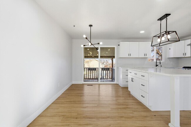 Building Photo - 5210 Woodledge Ave