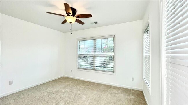 Building Photo - 436 Fieldview Ln