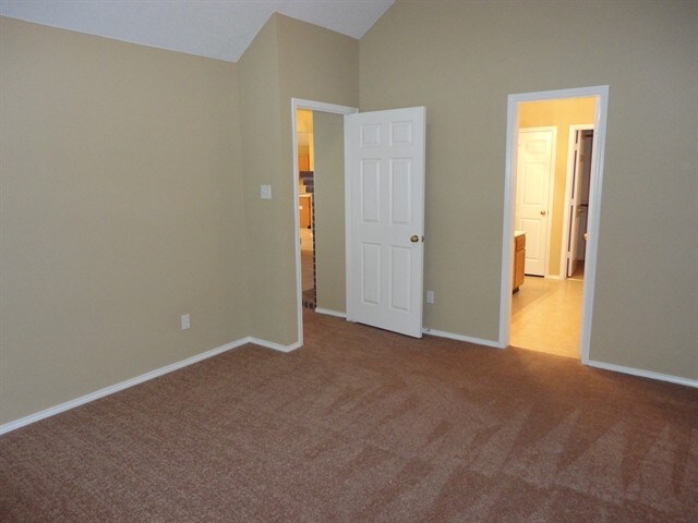 Building Photo - 4736 N Cascades St