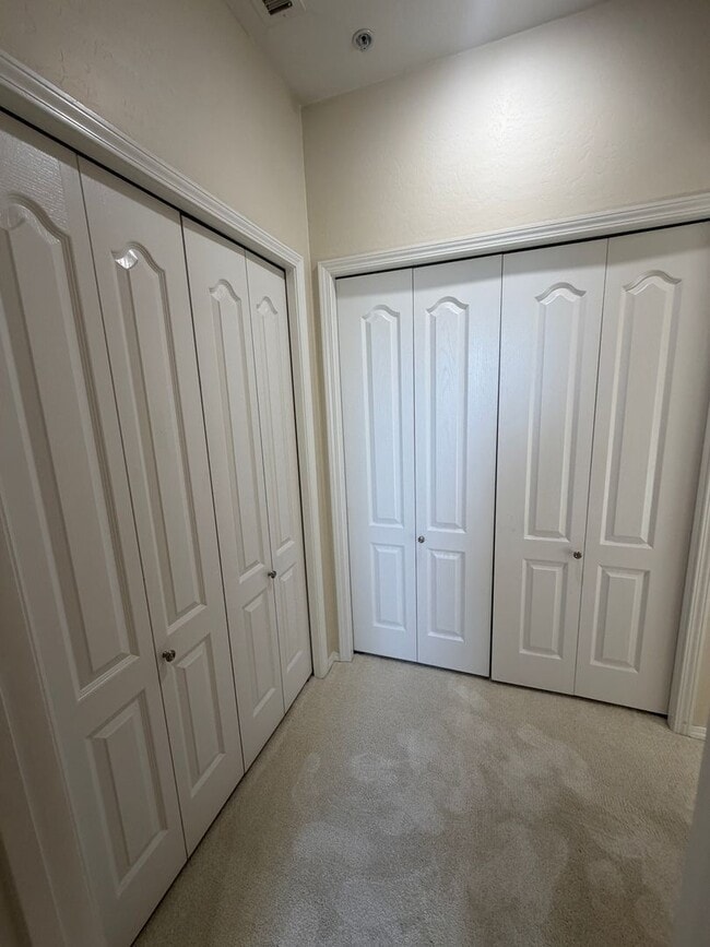 Building Photo - Mt Elden Villas: Large Townhome - 3 Bedroom 2.5 Bath - $3,000