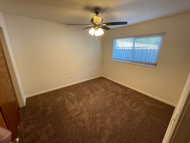 Building Photo - 1001 Sycamore St