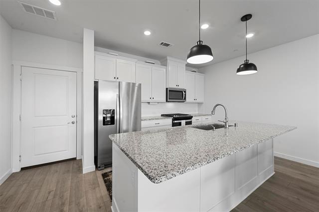 Building Photo - 751 Mountain Laurel Dr