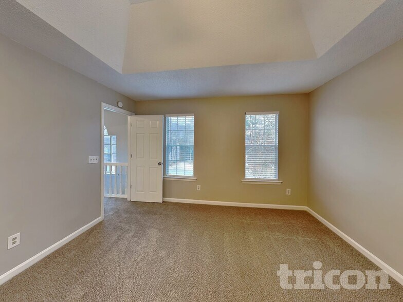 Building Photo - 2198 Colony Dr