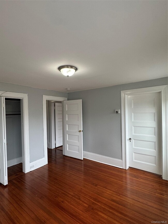 Building Photo - 210 Elm St