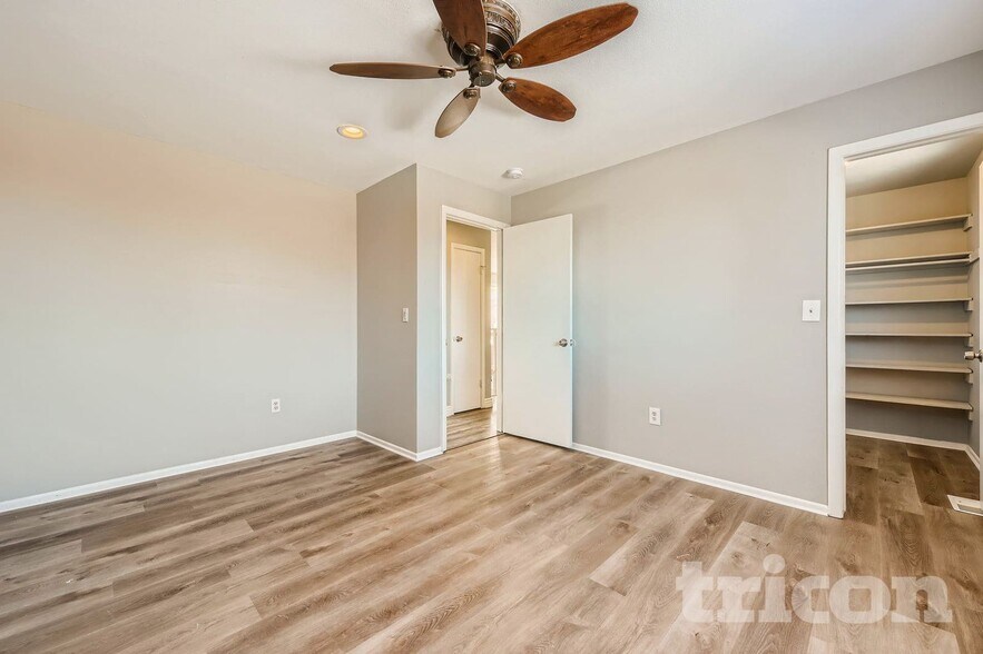 Building Photo - 16319 E Bates Dr