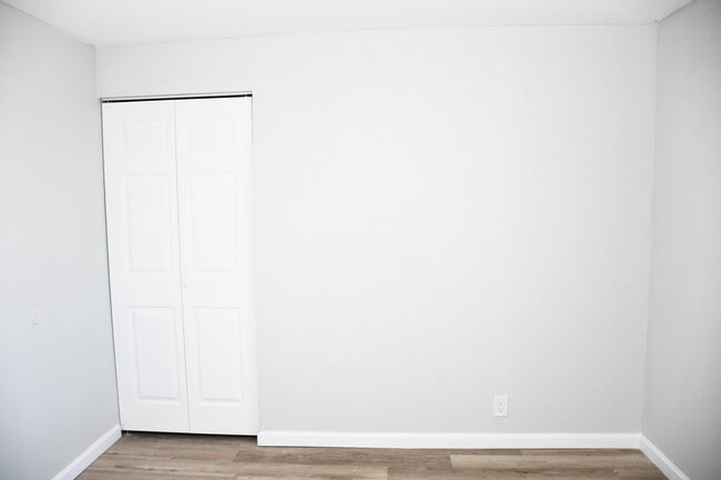 Building Photo - 61576 Aberdeen Dr