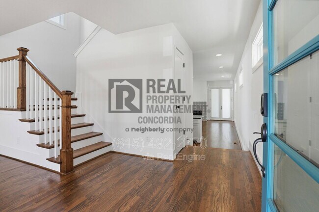 Building Photo - 1607 10th Ave N