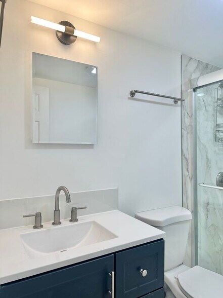 Building Photo - 4655 Palm Ave