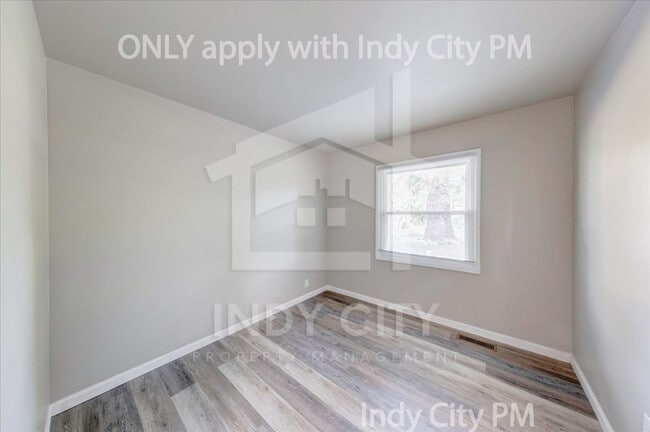 Building Photo - 3118 N Richardt Ave