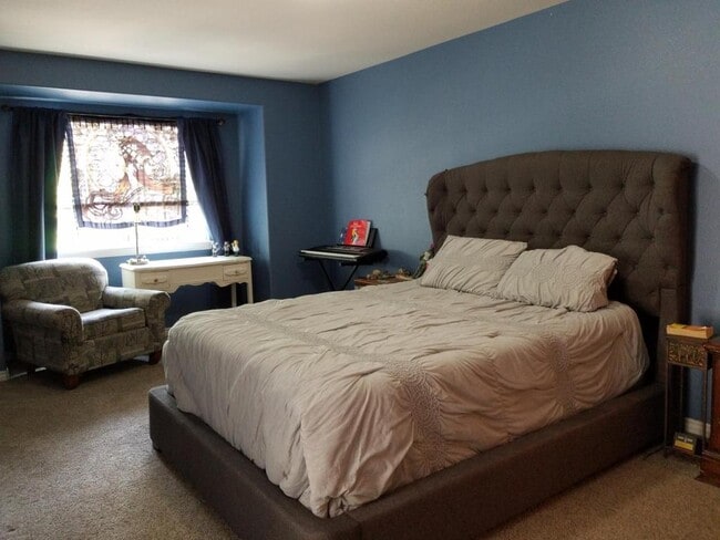 Building Photo - 835 Kane Dr