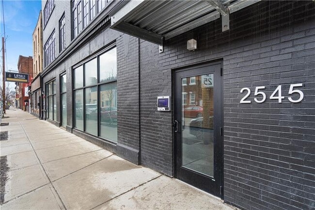 Building Photo - 2545 Penn Ave
