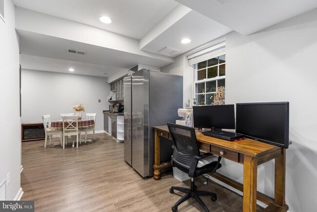 Building Photo - 9830 Meadow Valley Dr