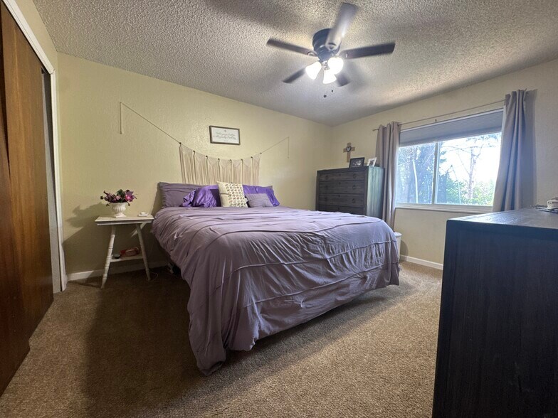Primary Bedroom - 3685 Deep Haven Dr