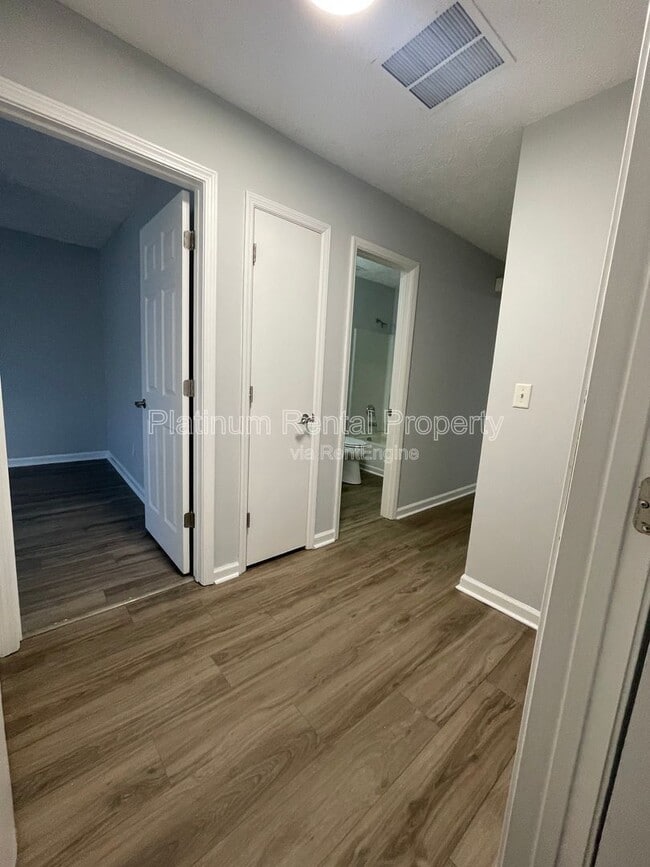 Building Photo - 1630 Creek Crossing SE