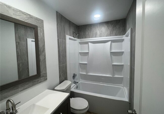Building Photo - Carmen Ave - Fourplex
