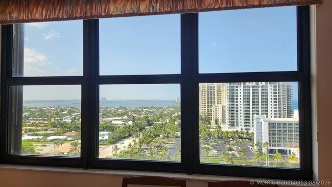 Building Photo - 3400 N Ocean Dr