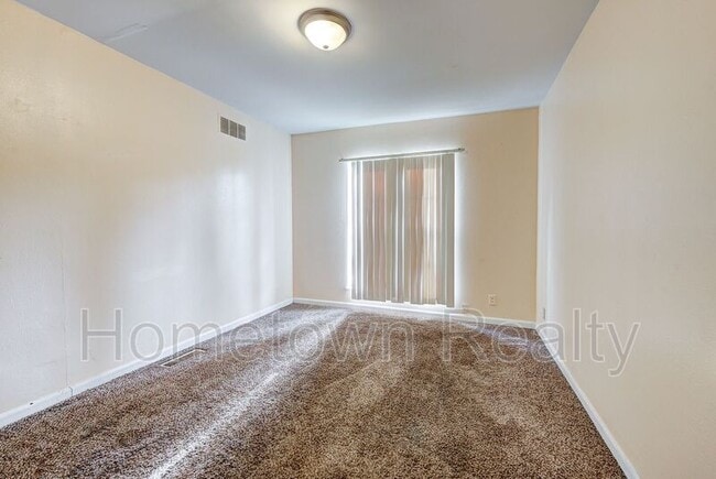 Building Photo - 2200 N St Luke Ave