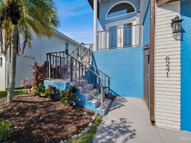 Building Photo - 6241 Bayside Dr